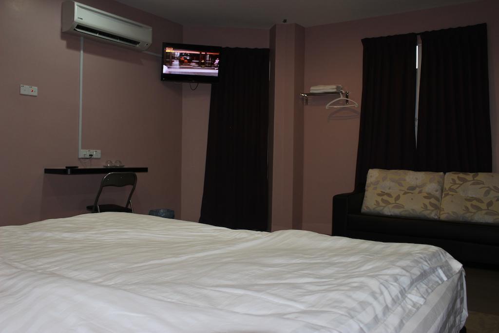 Inn Hotel Teluk Intan Rum bild